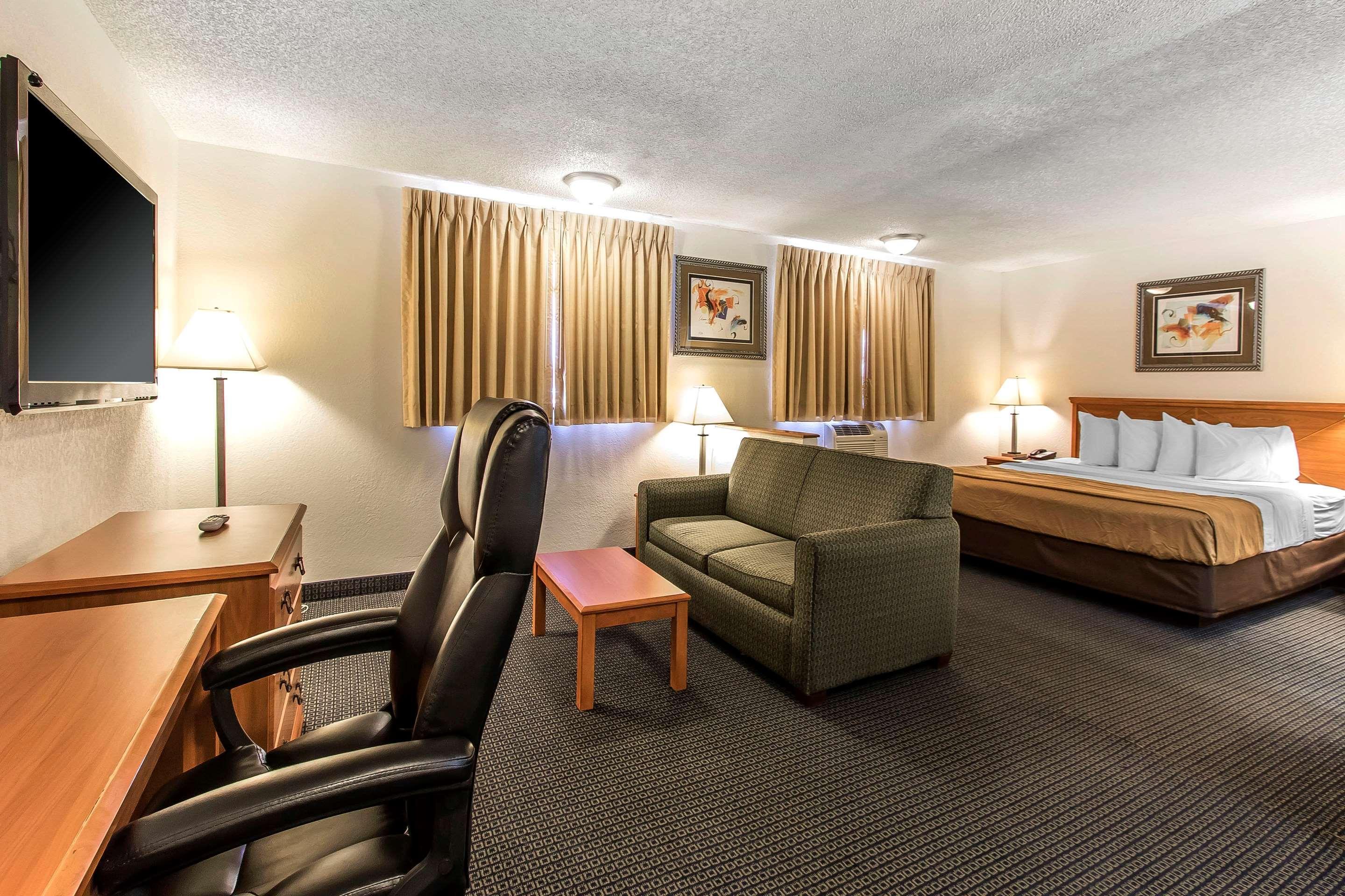 Brentwood Inn Clinton Buitenkant foto