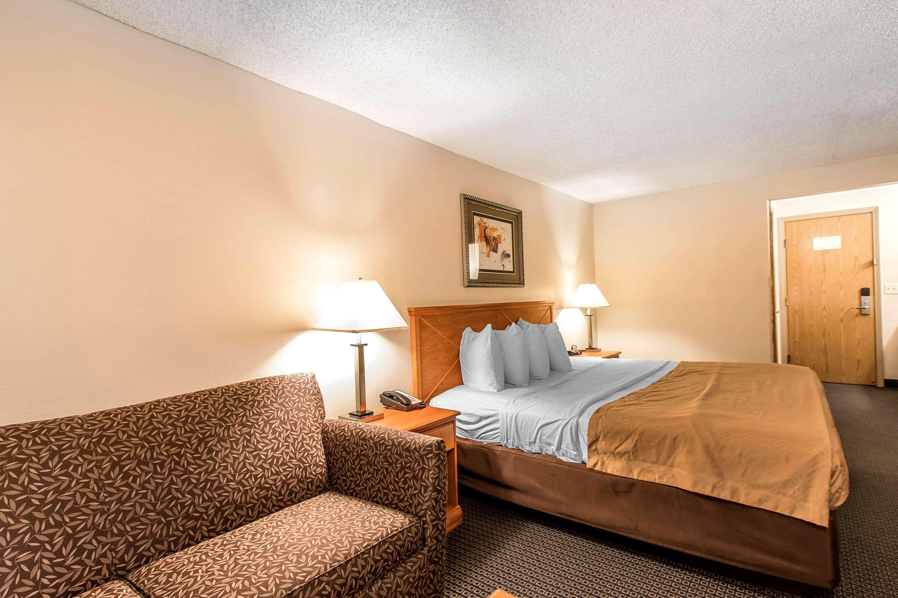 Brentwood Inn Clinton Buitenkant foto