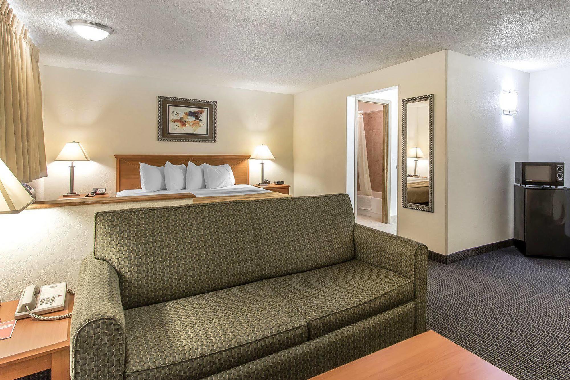 Brentwood Inn Clinton Buitenkant foto